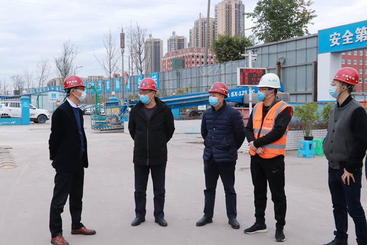 到內江市體育中心項目了解項目復工情況2020.2.28.JPG